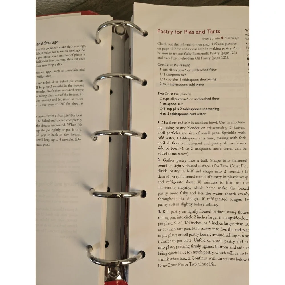 Vintage 2000 Betty Crocker Big Red Cookbook Recipes 5 Ring Binder READ